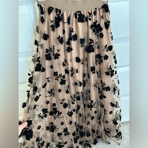 Floral tulle skirt size small NWOT